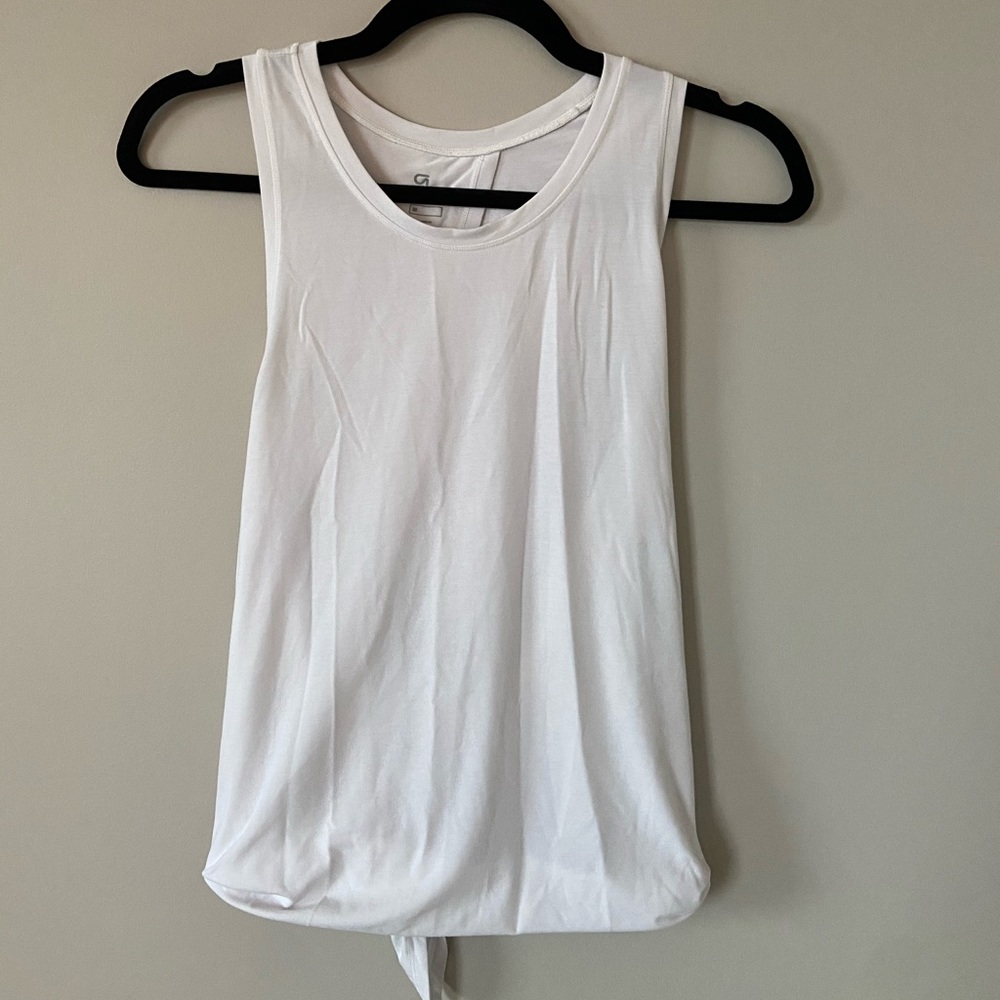 GapFit Breathe Open-Back Tank